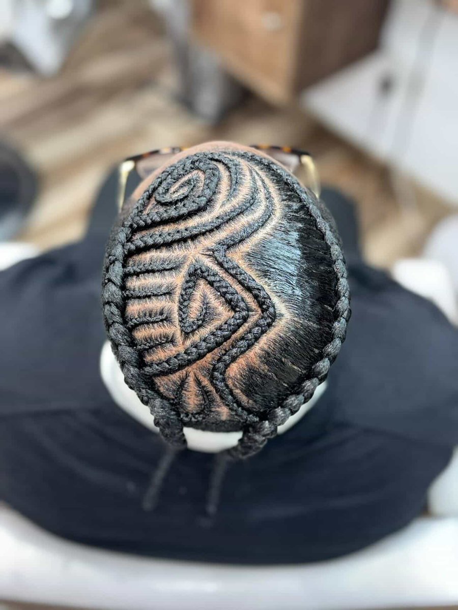 Freestyle scalp pattern braids