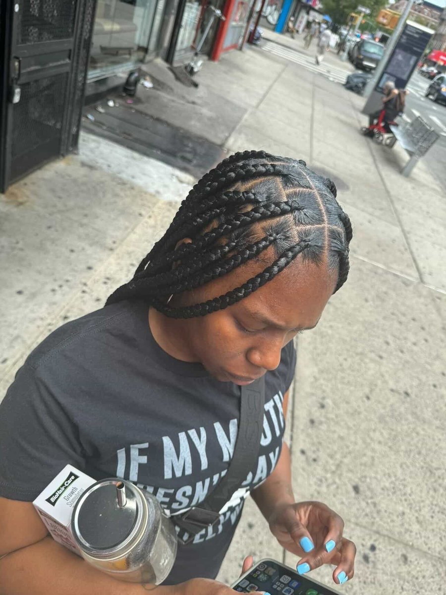 Knotless box braids with curly ends
